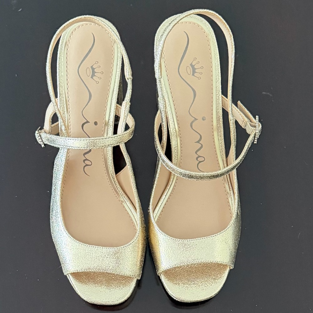 Nina Gold Women's Sandals with block heel- size 9.5